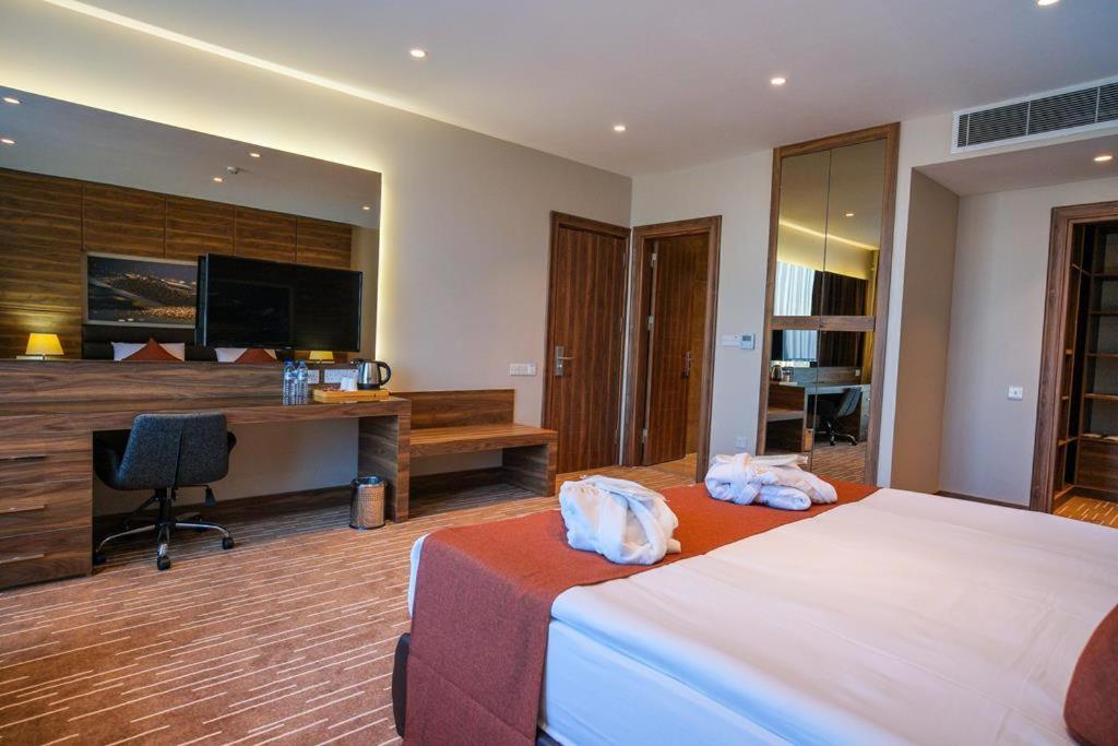 Ekor Elegance Hotel Famagusta  Exterior photo